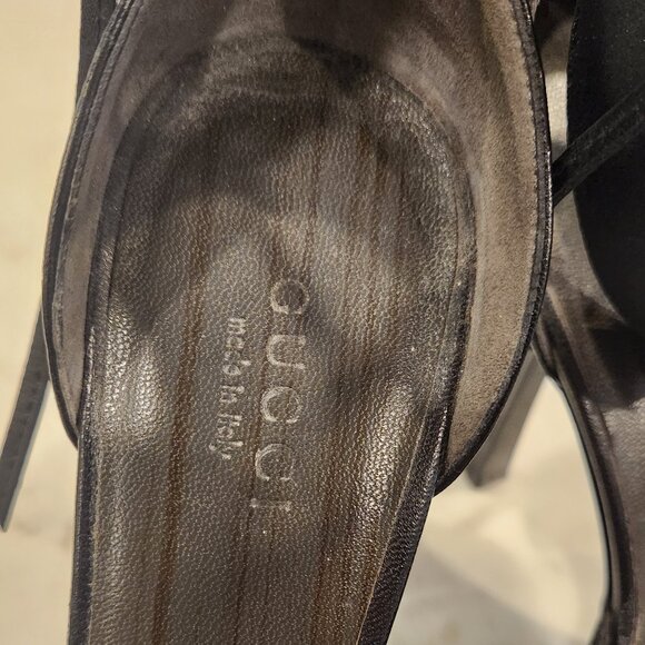 Gucci pumps with ankle straps & dust bag - Picture 10 of 10